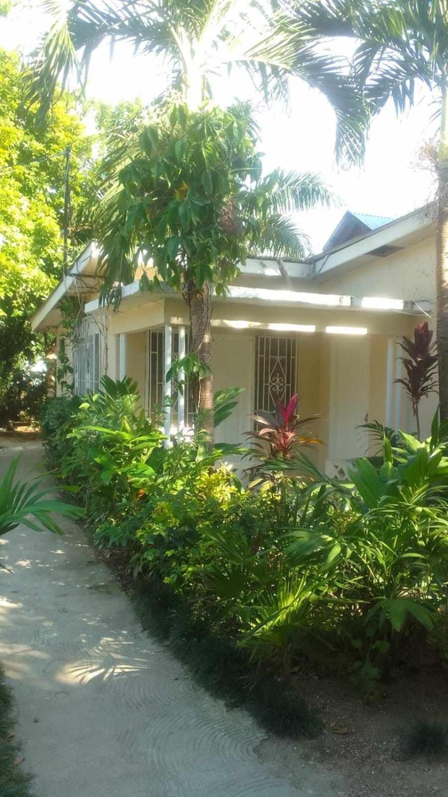 T&T - Tatty And Tony Guesthouse Negril Buitenkant foto