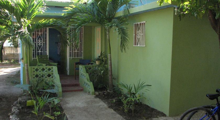 T&T - Tatty And Tony Guesthouse Negril Kamer foto