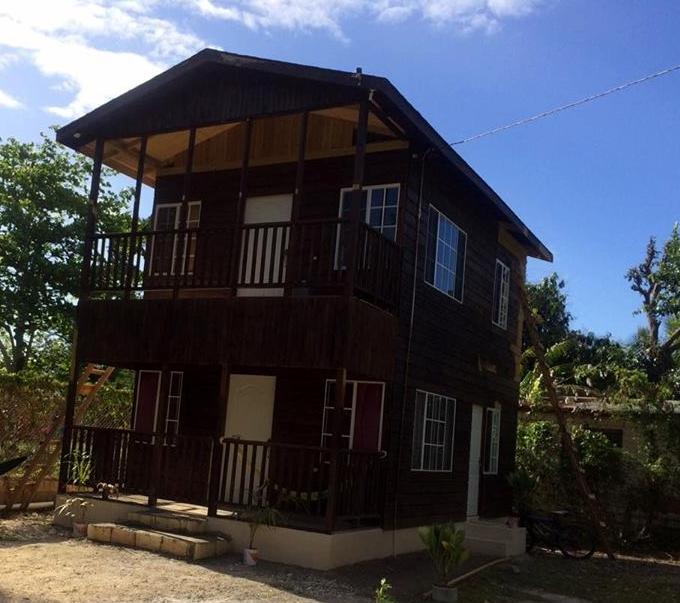 T&T - Tatty And Tony Guesthouse Negril Buitenkant foto
